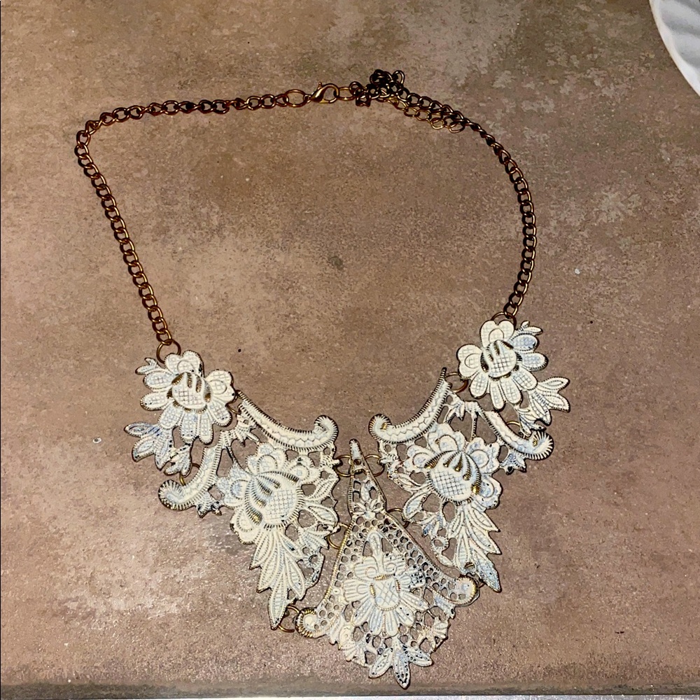 Elegant Lace Floral Necklace